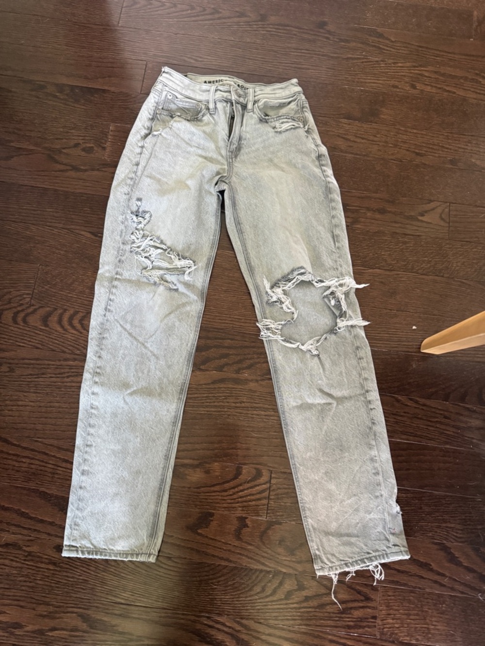 American Eagle Light Gray Distressed Women's Jeans
